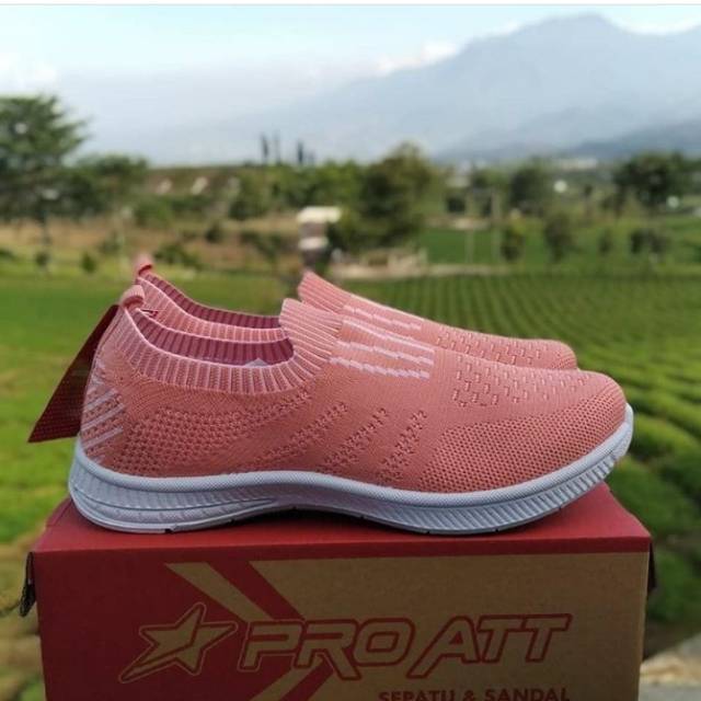 Sepatu wanita / Sneaker tanpa tali Pro Att