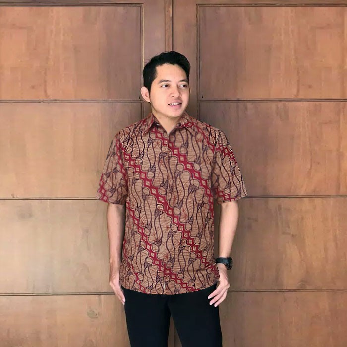 Kemeja Batik Pria Seragam Motif Parang Rusak Klasik