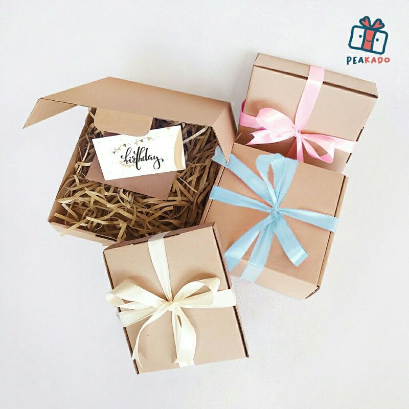 

KOTAK GIFT BOX HADIAH ULANG TAHUN BUNGKUS BIRTHDAY KOTAK HAMPERS KARDUS HAMPERS KOTAK KADO KERDUS KADO KOTAK KADO ULANG TAHUN