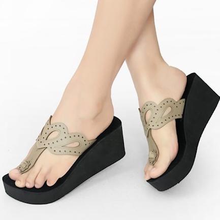 (T-IHE (➸ Sandal Wanita Wedges Kekinian Terbaru Premium Murah Trendy Style Sendal Karet Korea Hak Ta