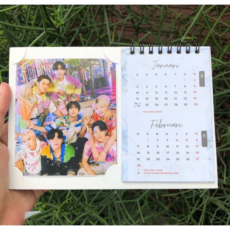 

kalender meja 2022 (coustume foto)