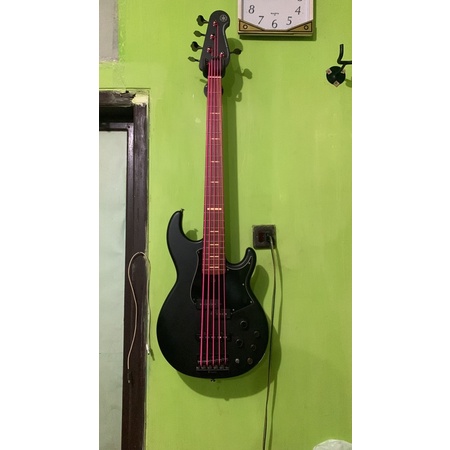 bass yamaha bb735a