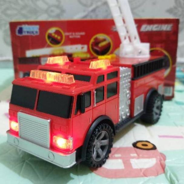 Diskon Spesial.! mainan truk pemadam kebakaran fire truck ladder truk tangga suara sirine dan lampu