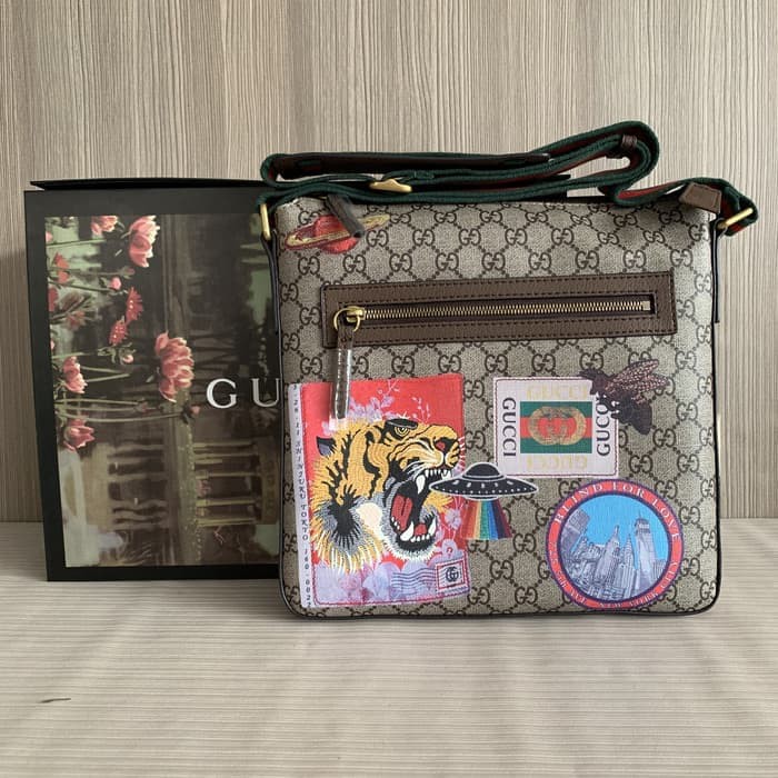 gucci courrier soft gg supreme messenger