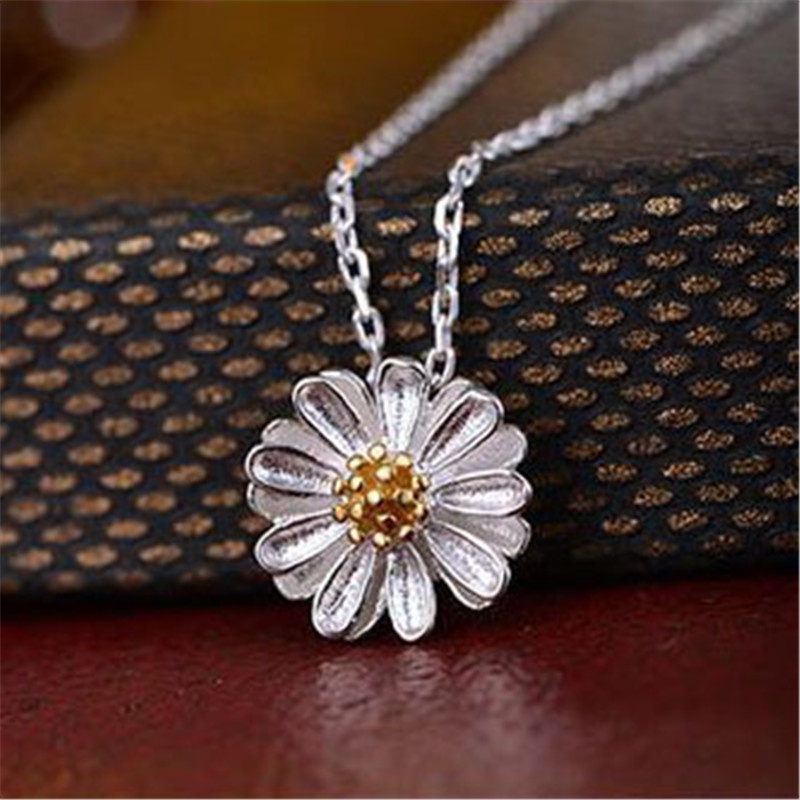 [Ready Stock]Fashion Personality Little Daisy Necklace Cute Pendant