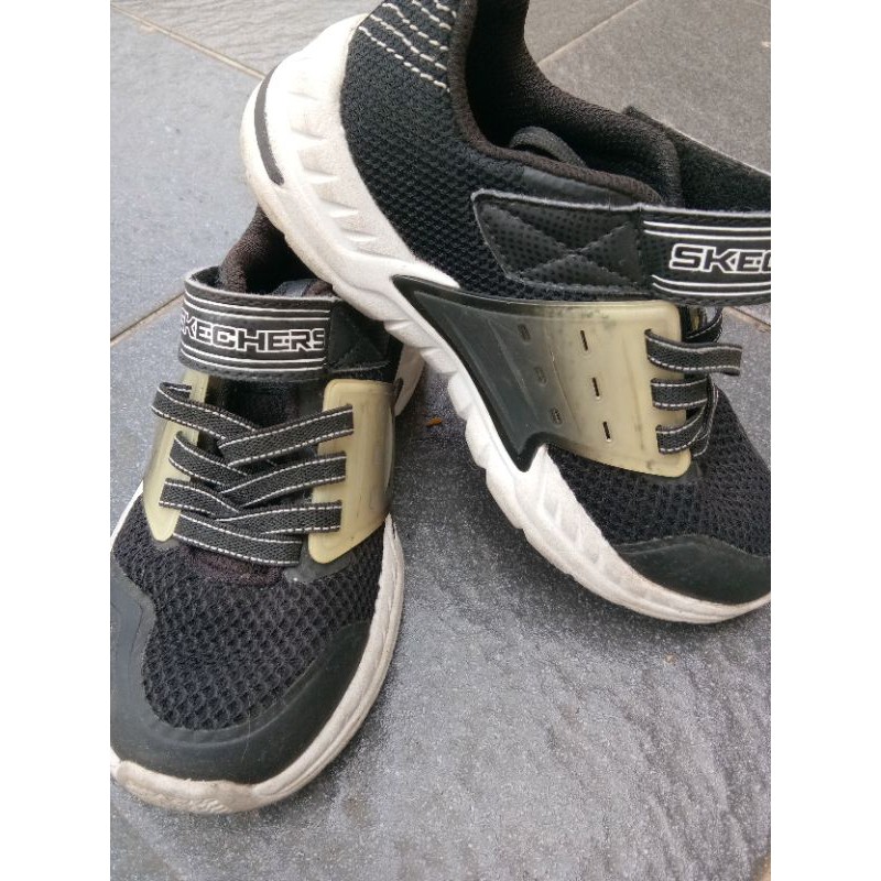 sepatu skechers anak preloved