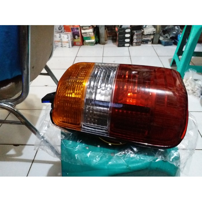 Lampu Stop Kijang Kapsul 2003 / Stop Assy Kijang Kapsul 2003