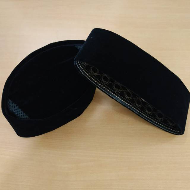 Songkok hitam donggala