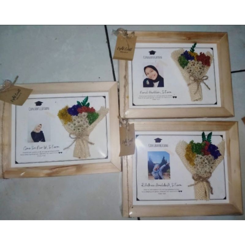 kado wisuda frame 2D ukuran 6R