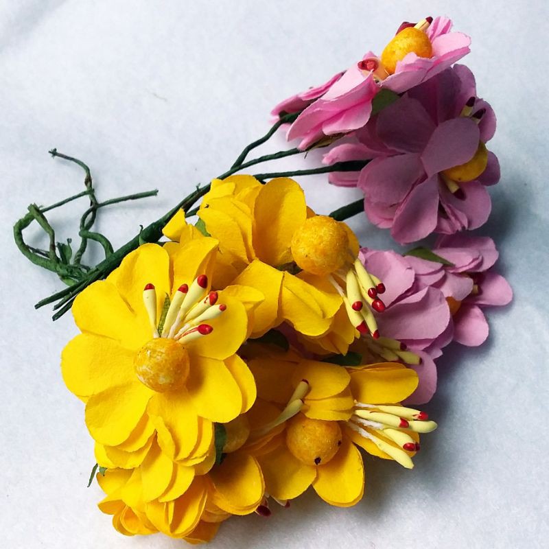 Bunga putik kuning kertas harga per 1 tangkai