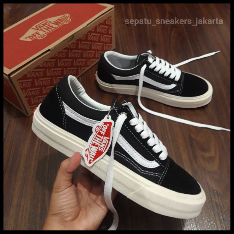 Sepatu Sneakers Sneaker V4NS 0ldskool 0ld Sk0ol Warna Black White Shoes / Hitam Putih / Item V4ult Og Import Kombinasi  Premium Size / Ukuran 36 - 43 Ultracash For Wanita Cewek Women Woman Pria Laki Laki Cowok Dewasa Model Terbaru New Kekinian Murah