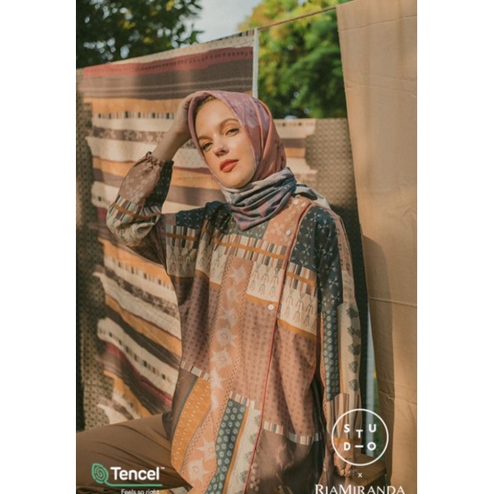 SALE New Maroon Printed Tamou Ria Miranda