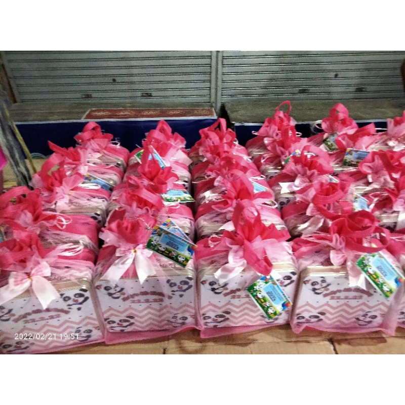 

Paket snack ulang tahun anak/ souvenir kaleng tutup/ bingkisan murah