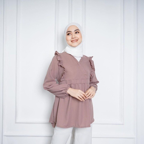 Blouse Wanita / Zahira Top Blouse Bahan Ity Crepe / Blouse Putih Wanita Korea / Kemeja Wanita / Baju Oversize Wanita / Kemeja Lengan Panjang / Baju Wanita / Baju Lebaran Wanita / Atasan Wanita Bahan Katun / Atasan Termurah /  Baju Atasan Wanita Terbaru