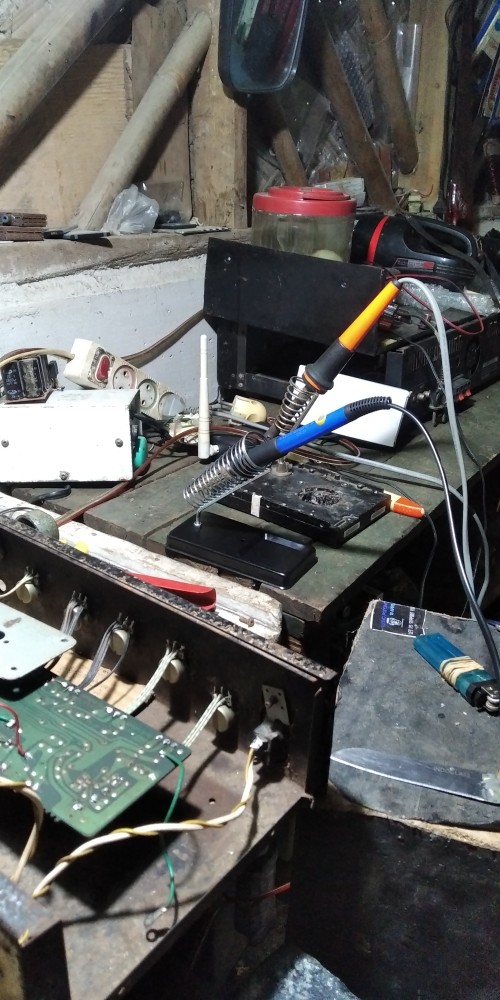 Tempat Alat Letak Pegangan Solder Stand Holder Di Meja Dudukan Metal