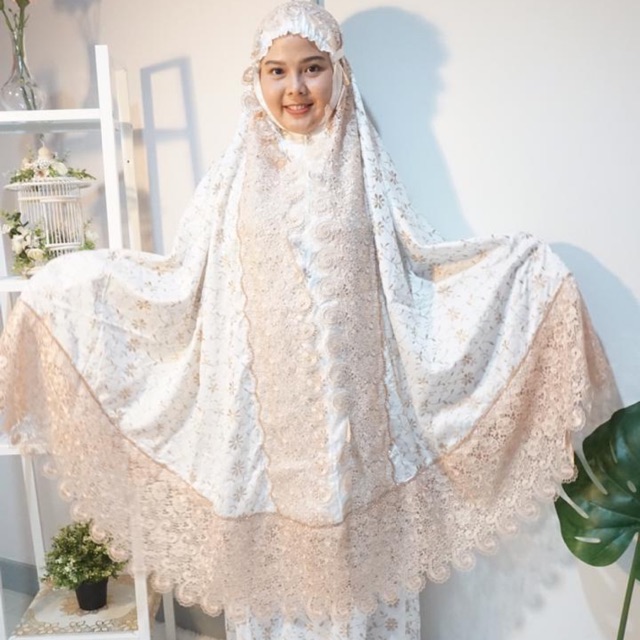 Mukena Naima KDB sutra paris renda prada swarovski mewah original full bordir timbul