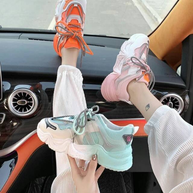 PRE - ORDER / SNEAKERS IMPORT KOREA / SEPATU WANITA IMPORT / SEPATU KULIAH SEKOLAH / SEPATU KOREA