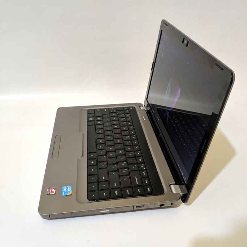 laptop editing/design hp G42 - core i5 - ram 8gb - ssd 256gb - Vga  amd Radeon hd