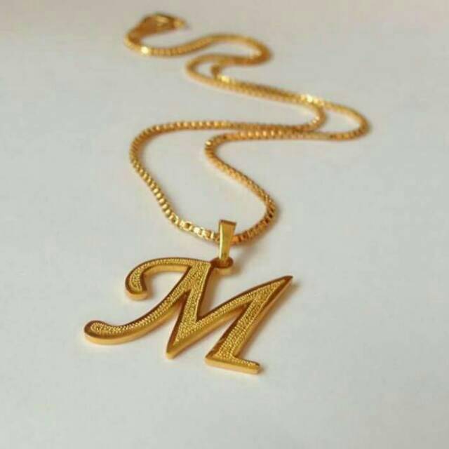 Kalung nama inisial lapis emas