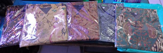 Dharmarendra Emas Pendek Kemeja Batik Pria Katun Sragenan Full Furing