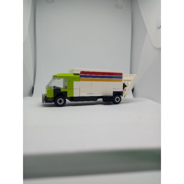 Wiki Indomaret Delivery Truck Bricks - Truk Indomaret