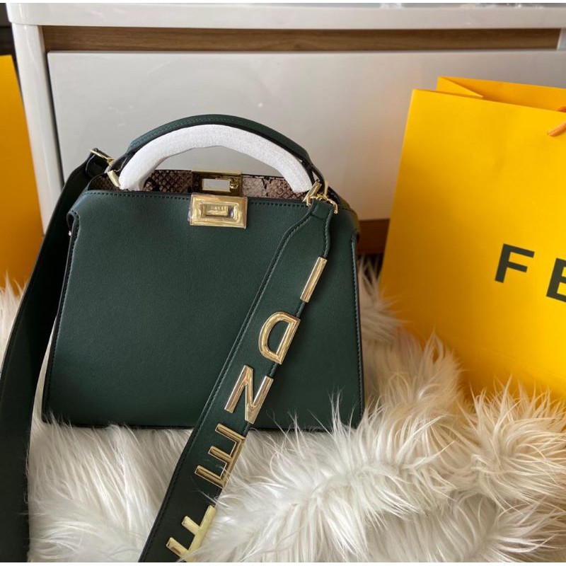 

FENDY PEEKABOO SUPER PREMIUM FREE PAPERBAG