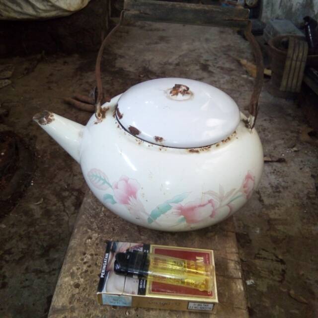 Teko ceret bekas jadul antik kuno