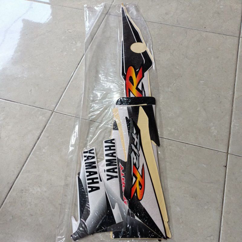 striping stiker les body fiz r 2002 putih hitam