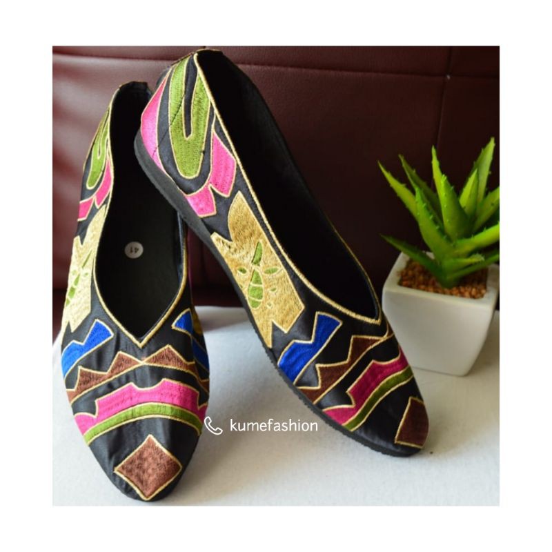 Sepatu wanita bordir original handmade / sepatu bordir cewek handmade / sepatu bordir - kode SB 039