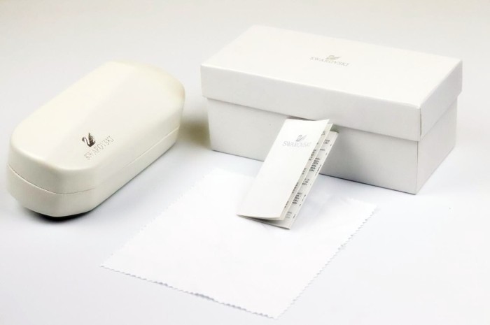 Box Kacamata Swarovski