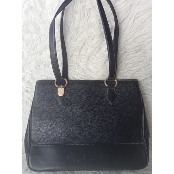 Guy Laroche Shoulder Bag Leather