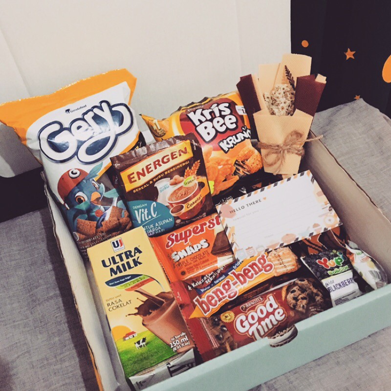 GIFT BOX SNACK BOX HAMPERS HADIAH ULANG TAHUN GRADUATION WISUDA ANNIVERSARY VALENTINE MURAH