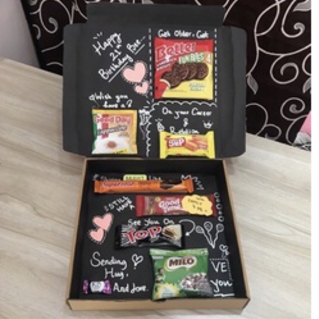 

BIRTHDAY BOX / KADO ANNIV /SNACK BOX