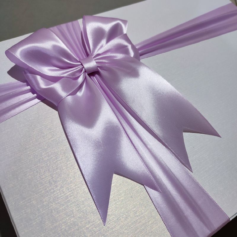 BOX KADO JUMBO PUTIH PITA LILAC / KOTAK HADIAH SPECIAL