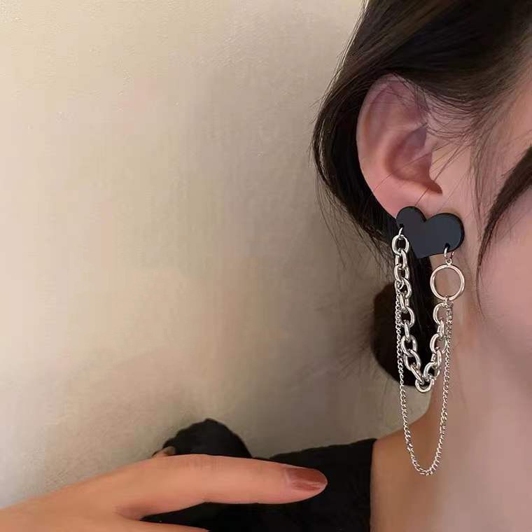 Anting Tusuk Motif Beruang Hitam Ala Korea Untuk Wanita