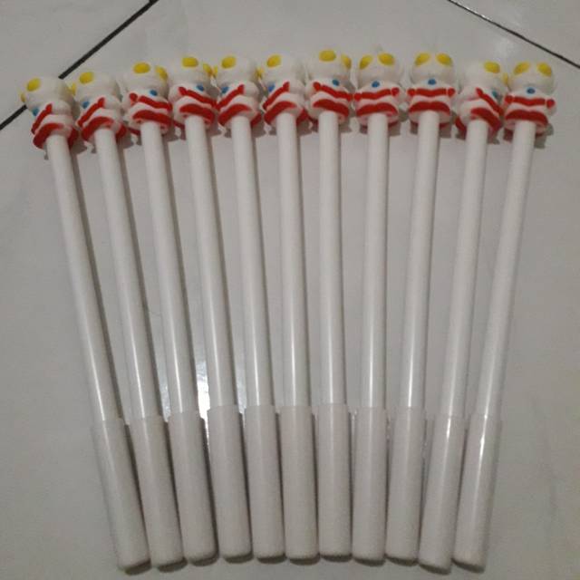 

Pulpen karakter Ultraman
