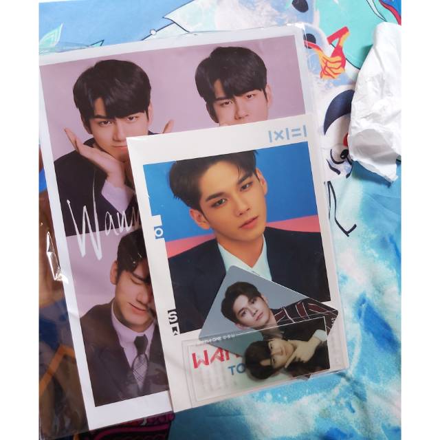 Wanna One Ong Seongwu Packet (Official Photocard + Photoessay pairing+Lotteria Photocard)