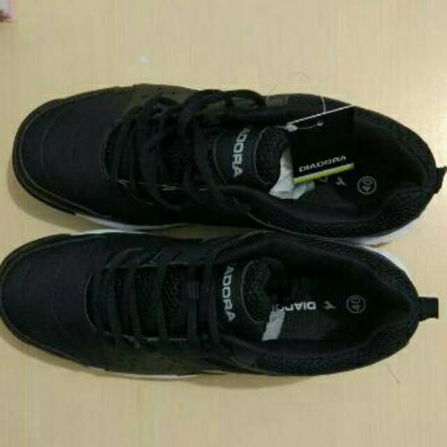 Sepatu Running Hitam Diadora Ori