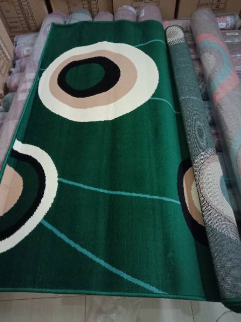 Karpet Permadani Motif Ukuran 230x310 cm Kualitas Premium Bahan Lembut dan Halus