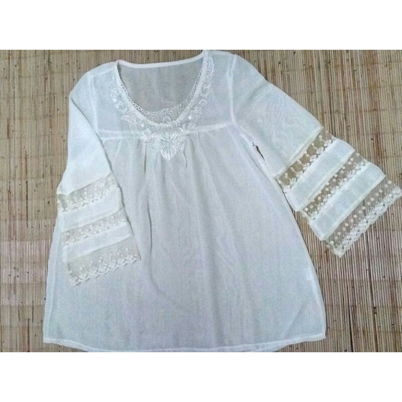 Preloved blouse putih renda