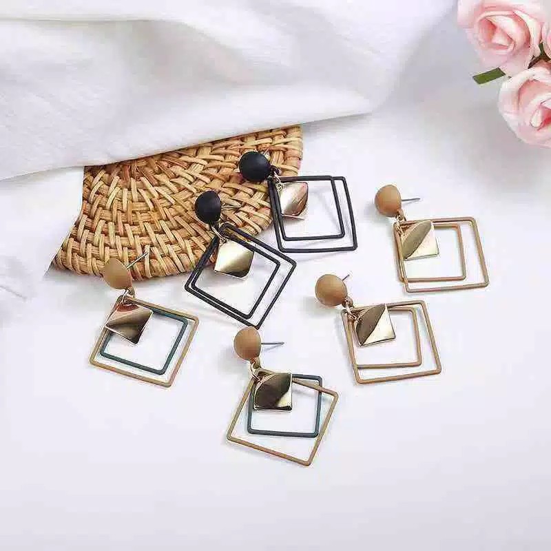 Anting Tusuk Korea Motif Geometri / Aksesoris Wanita