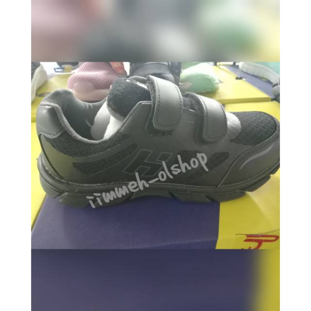 Sepatu sekolah homyped