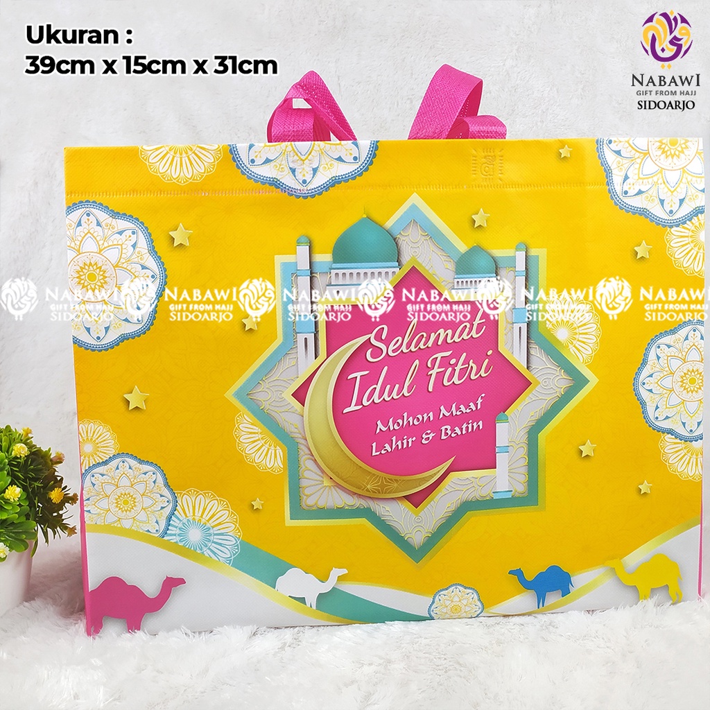 

Goodie Bag Besar Tote Bag Idul Fitri 1 Pcs Tas Souvenir Parcel Lebaran Oleh Oleh Haji dan Umroh - Nabawi Sidoarjo