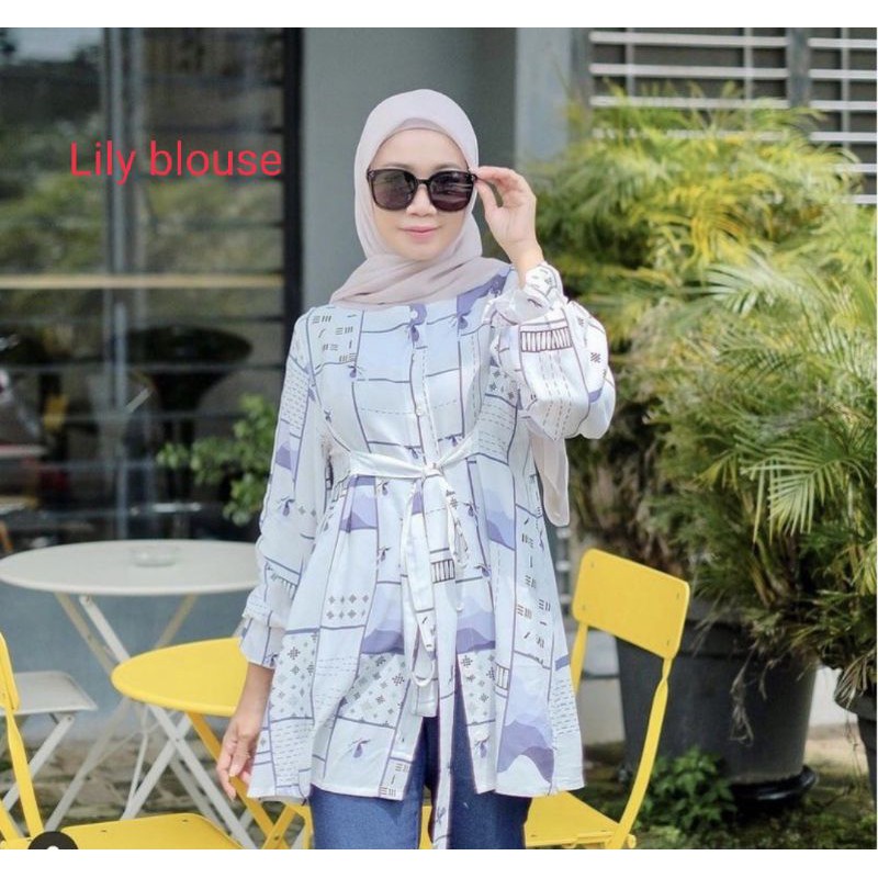 Lily blouse vanilla hijab