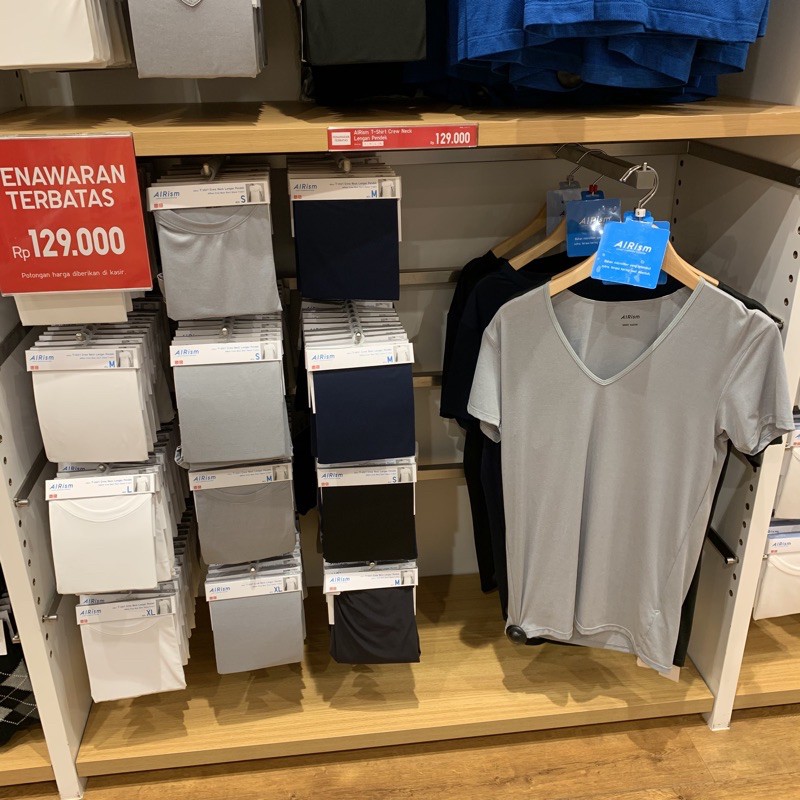 Airism T-shirt crew neck  dan v neck lengan pendek cowok uniqlo sale