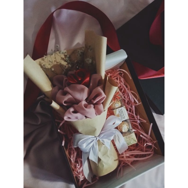 

hampers/buket hijab/kado