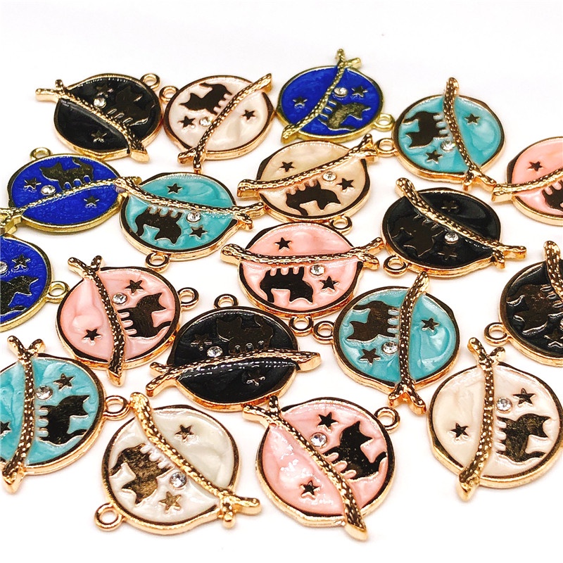 4pcs Gantungan Kunci Enamel Bentuk Kucing Bahan Alloy Untuk Wanita Charms