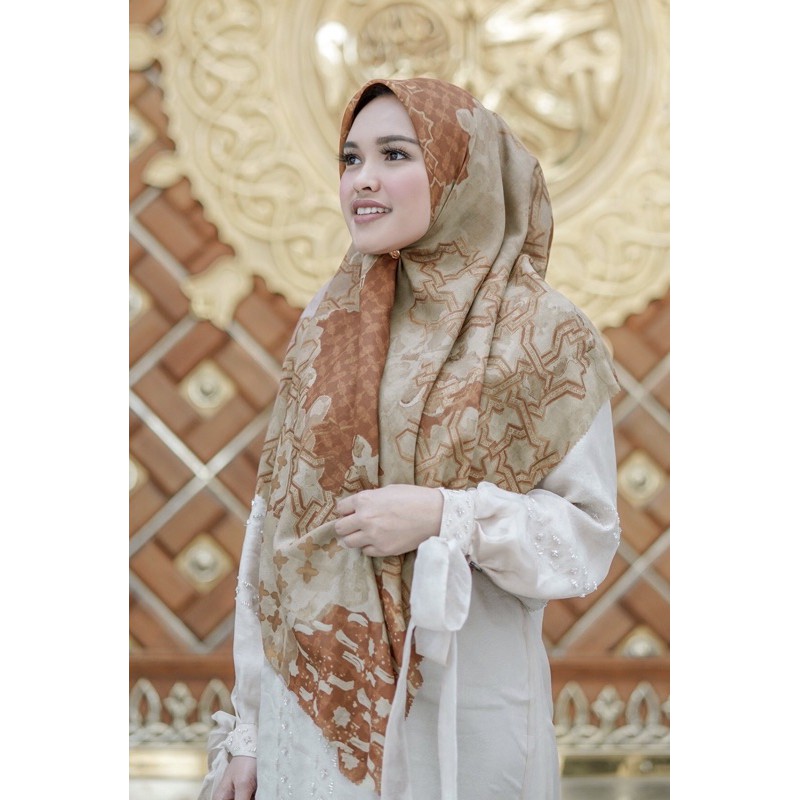 Buttonscarves Haramain Voal square XL