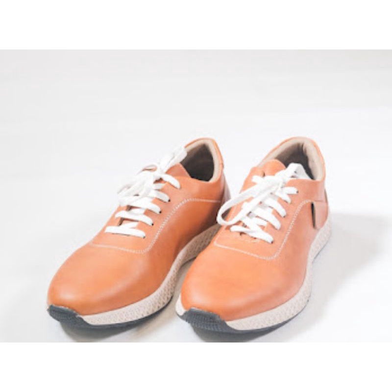 sepatu sneaker casual Tan formal