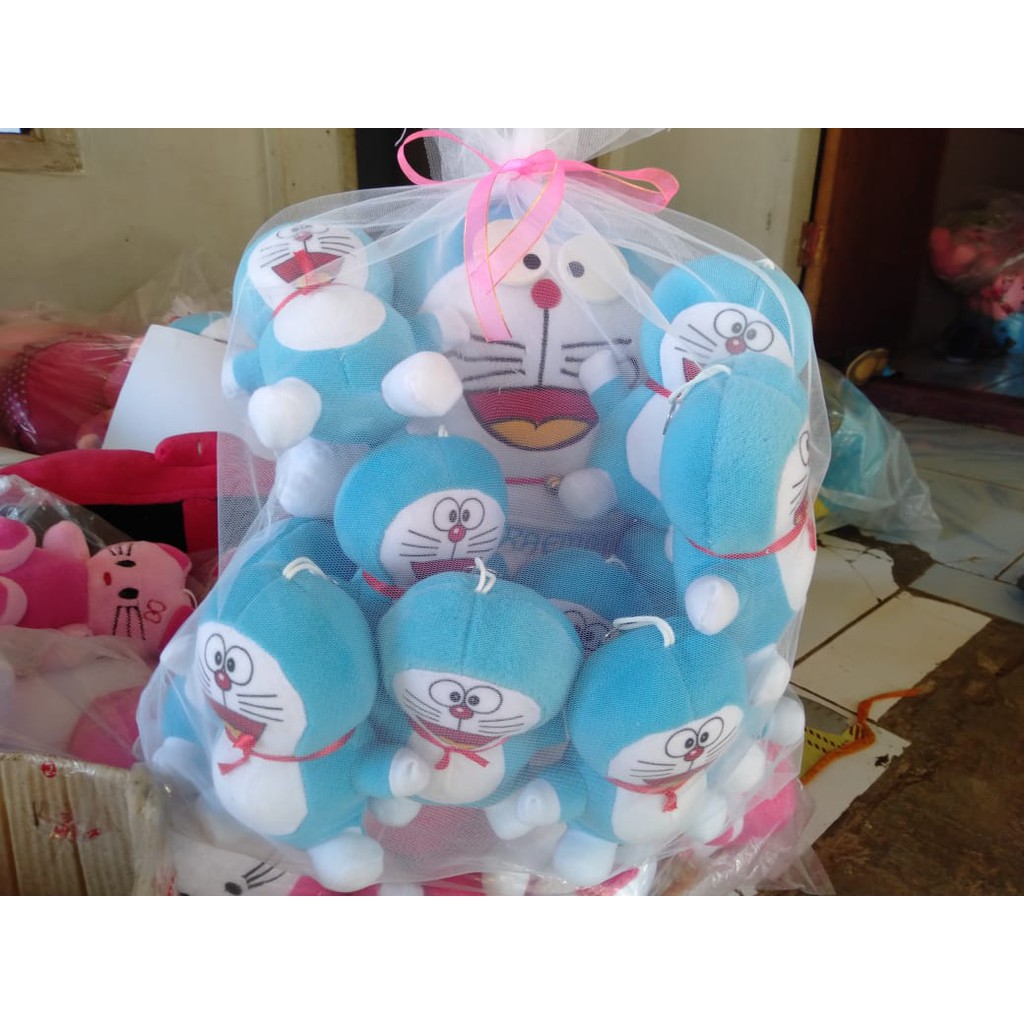 BONEKA DORAEMON BERANAK 10 SIZE L gratis tempelan kaca